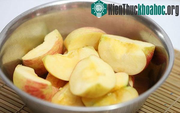 Mẹo giữ củ quả tươi sau khi đã gọt, bổ
