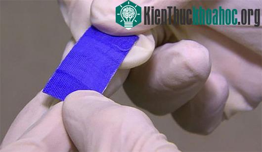 Miếng dán tự phân hủy hỗ trợ quá trình phẫu thuật