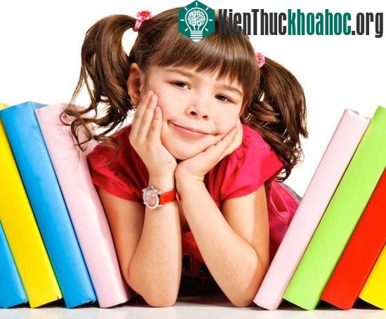 Chế độ ăn, giao tiếp sớm và cách dạy của cha mẹ sẽ giúp trẻ thông minh&nbsp;
