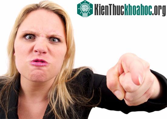 Phụ nữ hay nổi nóng với con cái một phần là do gene. (Ảnh:&nbsp;familytreecounseling.com)