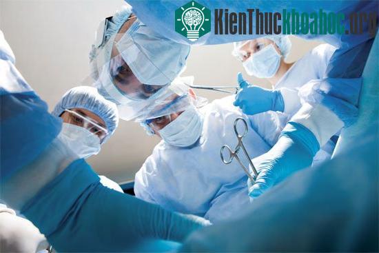 Phẫu thuật vào cuối tuần có nguy cơ tử vong cao hơn so với đầu tuần. (Ảnh:&nbsp;medicaltourismselangor.com)