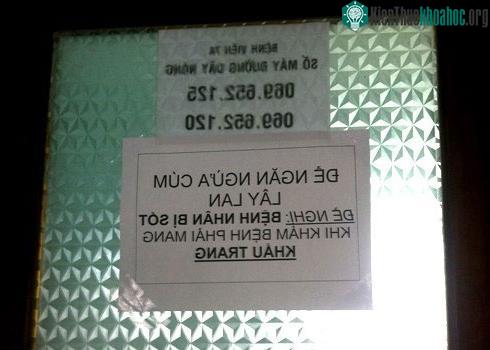 Thông báo được dán tại Bệnh viện 7A sau khi