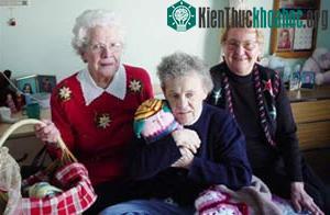 Chơi búp bê để cải thiện trí nhớ cho bệnh nhân alzheimer