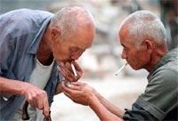Hút thuốc khiến người ta già sớm.