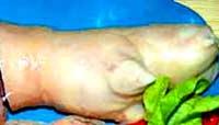 Móng giò nấu canh làm tăng nhiều sữa cho phụ nữ sinh con