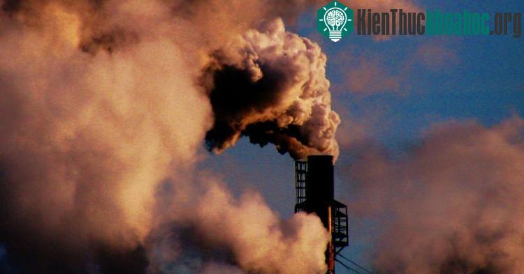 Phản ứng biến CO2 thành ethanol có thể ứng dụng trong công nghệ mới để ngăn biến đổi khí hậu. (Ảnh: Billy Wilson).
