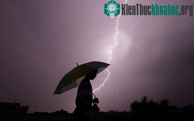 Số người chết vì sét đánh tăng cao bất thường tại Ấn Độ trong hai ngày qua. (Ảnh minh họa: AFP).