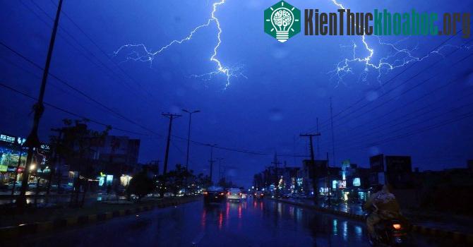 Mưa dông sẽ kéo dài từ nay đến ngày 22/4 trên khắp miền Bắc.