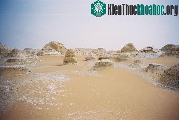 Sa mạc Farafra, Ai Cập