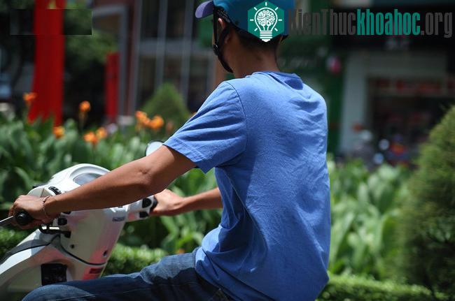 Thời điểm tia cực tím cực độ diễn ra từ khoảng 10h - 14h, đây là khoảng nắng nhất trong ngày.