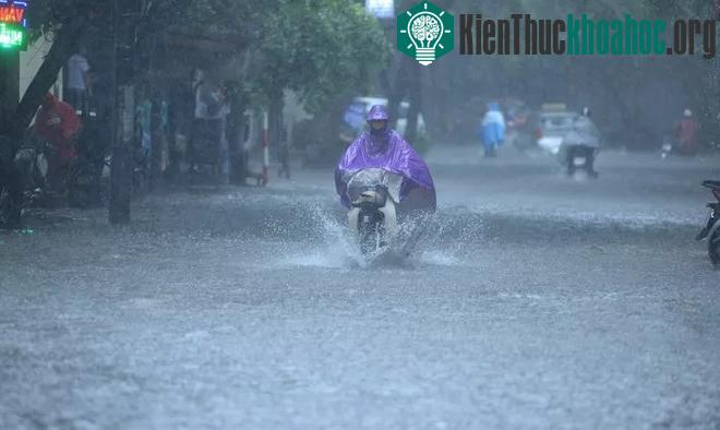 Nhiều nơi ở Hà Nội đã ngập nặng ảnh 8