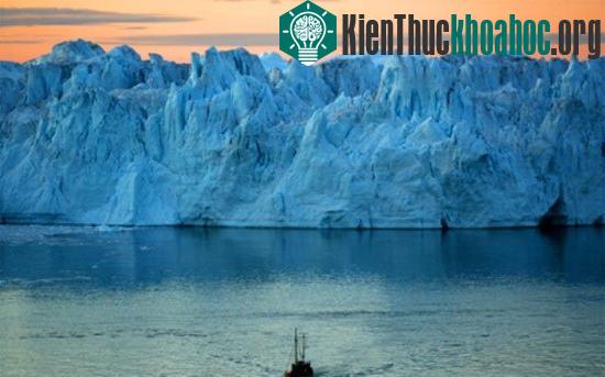 Băng tan có thể khiến cho mực nước biển tăng lên khoảng 0,9 mét trong thế kỷ tới. (Ảnh:&nbsp;