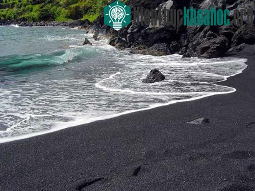 15 bãi biển có màu cát lạ kì- ảnh 1