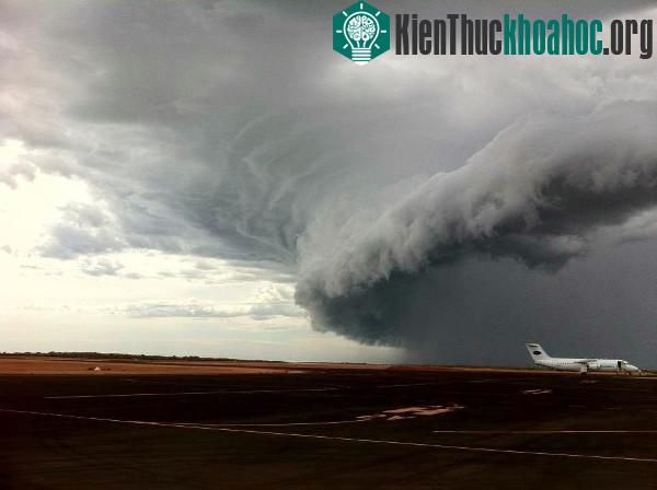Đảo Barrow, Australia, từng trải qua cơn gió mạnh có vận tốc 408km/h vào năm 1999. (Ảnh: Imgur).