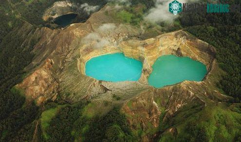 Bí ẩn hồ đổi màu “ma quái” ở Indonesia ảnh 0