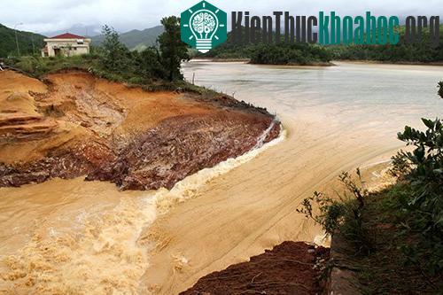 Mưa lớn kéo dài gây lũ cuốn trên nhiều địa bàn tỉnh Điện Biên. (Ảnh minh hoạ: Khánh Chi.)