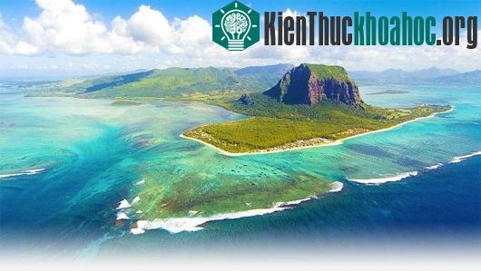 Vẻ đẹp kì diệu: “thác nước dưới biển” tại đảo Mauritius