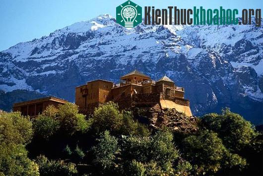 Dãy núi Atlas "thách thức" mọi mô hình truyền thống về cấu trúc núi - (Ảnh: macsadventure.com)