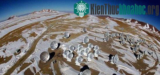 Hiện tượng tuyết rơi cực lạ trên sa mạc Atacama ảnh 1