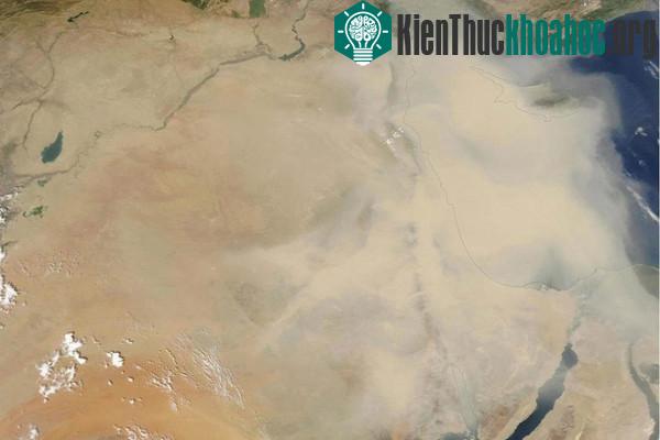 Ảnh vệ tinh cho thấy bão bụi bao trùm khắp Trung Đông hôm 9/9. (Ảnh: NASA).