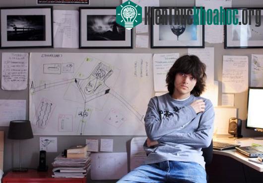 Cậu sinh viên Boyan Slat