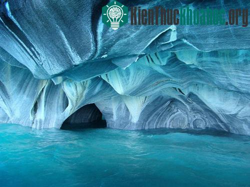 Những hang động nổi tiếng trên thế giới
