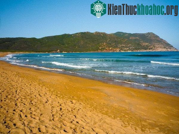 15 bãi biển có màu cát lạ kì- ảnh 11