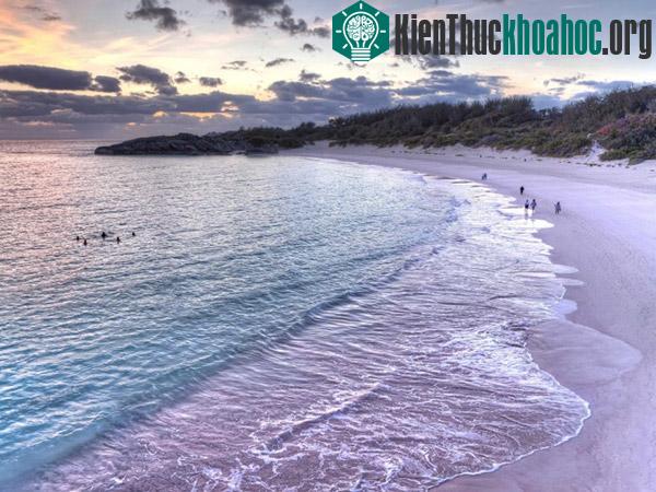 15 bãi biển có màu cát lạ kì- ảnh 12