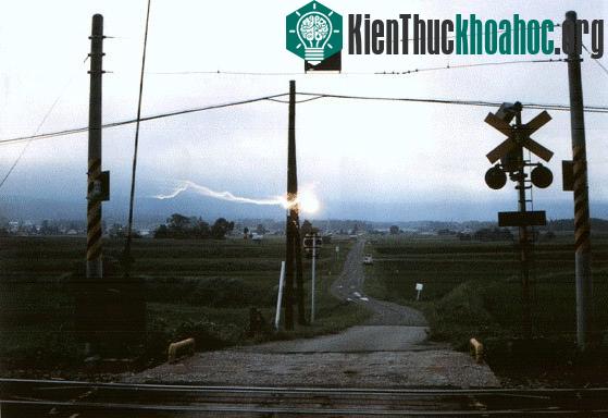 Hiện tượng bí ẩn "sét hòn" trong tự nhiên ẩn chứa khá nhiều nguy hiểm