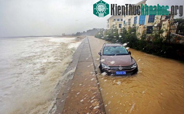 Siêu mặt trăng gây siêu thủy triều khắp thế giới