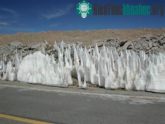 Hiện tượng tuyết rơi cực lạ trên sa mạc Atacama ảnh 3