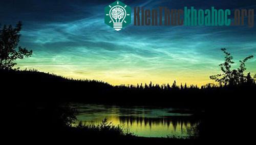 Giải thích đặc điểm kỳ thú của mây dạ quang
