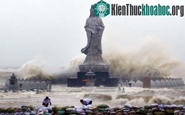 Siêu mặt trăng gây siêu thủy triều khắp thế giới