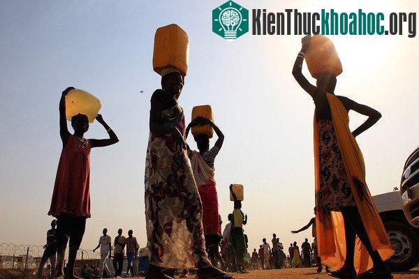 Chùm ảnh kinh hoàng về tình hình cạn kiệt nước sạch trên toàn thế giới