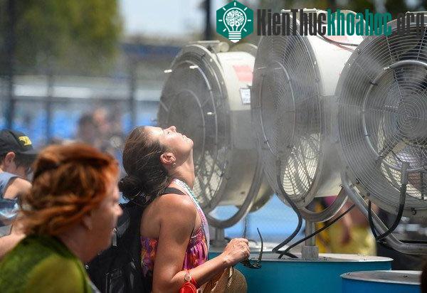 Mưa máu và những hiện tượng thời tiết "dở khóc dở cười" trong lịch sử