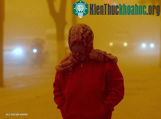 Trung Quốc: Thành phố đỏ ối khi bão cát kinh hoàng tấn công