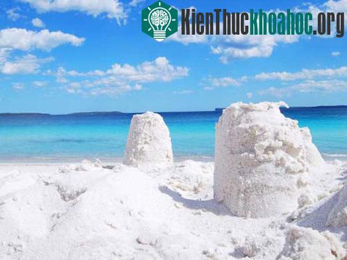 15 bãi biển có màu cát lạ kì- ảnh 5
