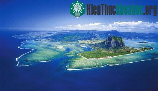 Vẻ đẹp kì diệu: “thác nước dưới biển” tại đảo Mauritius