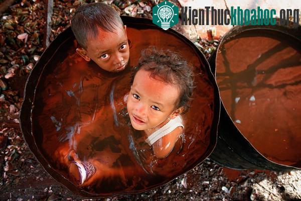 Chùm ảnh kinh hoàng về tình hình cạn kiệt nước sạch trên toàn thế giới