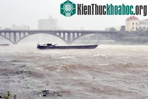 Biển động vẫn động dữ dội. (Ảnh: Quý Đoàn)