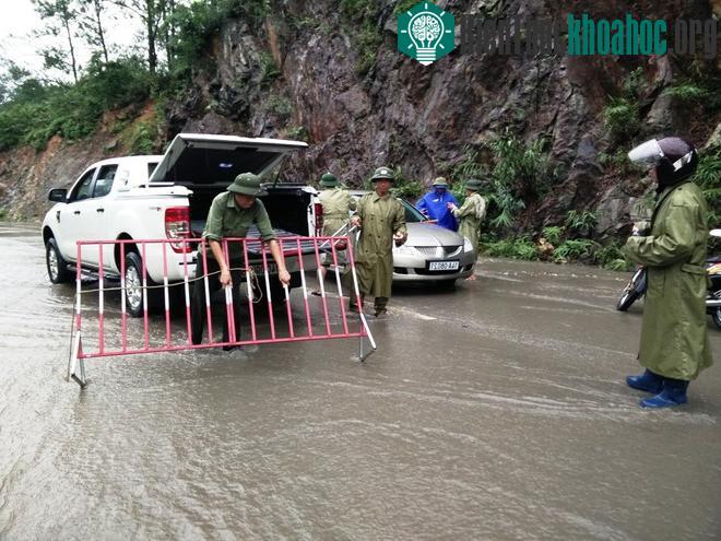 Thành phố Uông Bí ngập lũ do mưa lũ