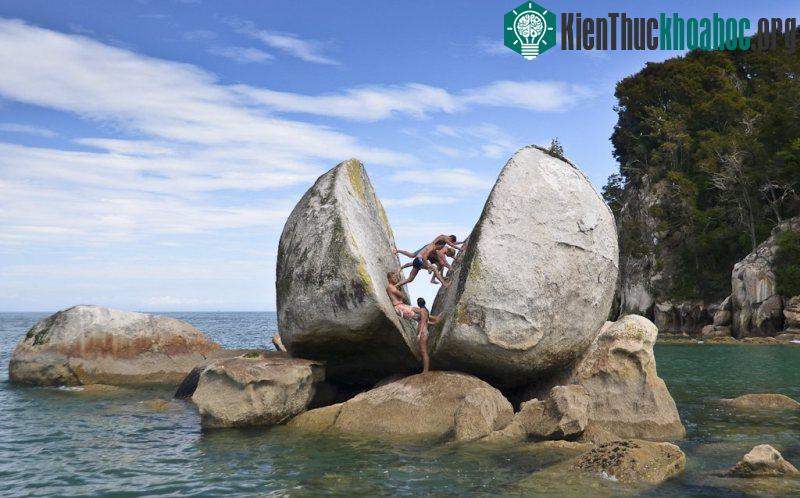 Những tảng đá kỳ lạ trong thiên nhiên