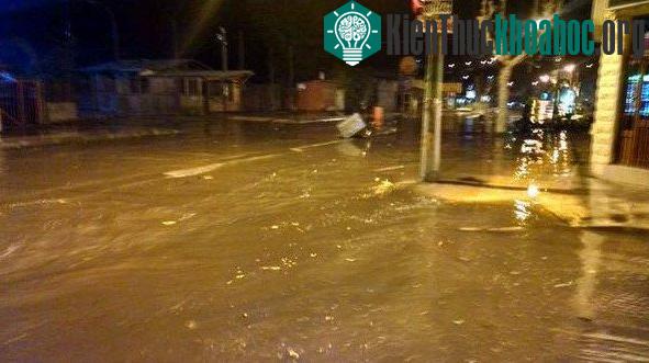 Mực nước bắt đầu dâng ở huyện Concon, Chile. (Ảnh: Twitter).&nbsp;