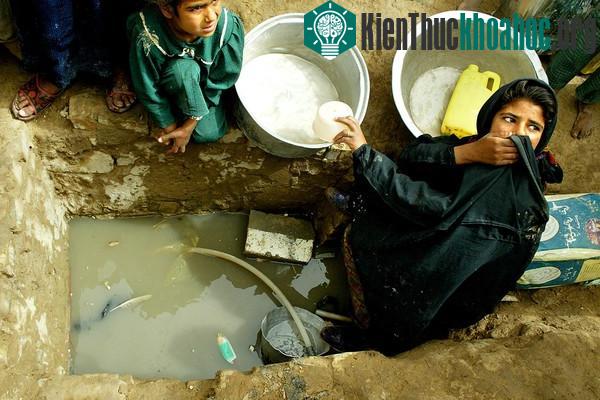 Chùm ảnh kinh hoàng về tình hình cạn kiệt nước sạch trên toàn thế giới