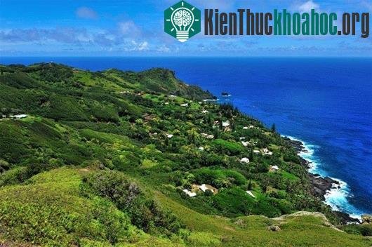 Toàn cảnh đảo Pitcairn ban ngày