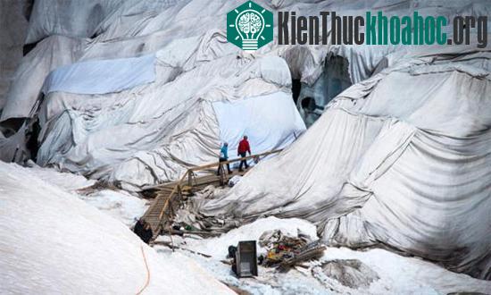 Dùng mền trùm dãy Alps