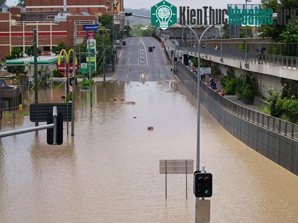 La Nina thường kết thúc vào mùa Hè và tạo ra các điều kiện thời tiết ôn hoà cho đến cuối mùa Thu