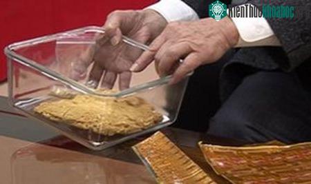Khoảng 2kg vàng được lọc ra từ hơn 10.000 bảng mạch chủ máy tính.