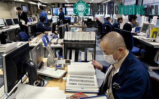 Các chuyên gia làm việc bên trong "trái tim" hệ thống cảnh báo thiên tai mới.