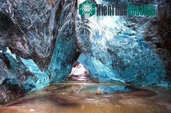 Những hang động màu xanh ngọc bích khiến bạn "mát lạnh"
